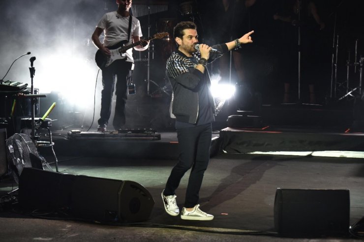 Beren Saat, Kenan Doğulu ayrılık iddialarına son noktayı koydu