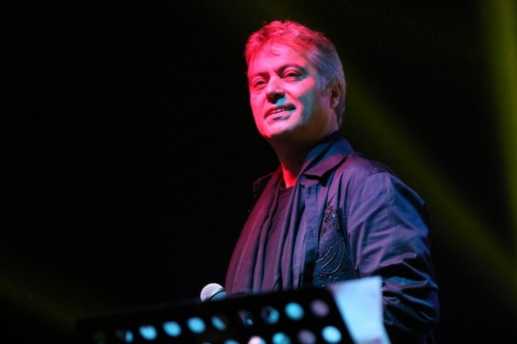 Alanya’da Hüsnü Şenlendirici ve Cengiz Kurtoğlu rüzgarı