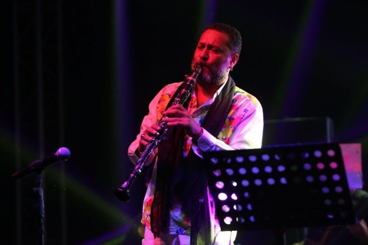 Alanya’da Hüsnü Şenlendirici ve Cengiz Kurtoğlu rüzgarı