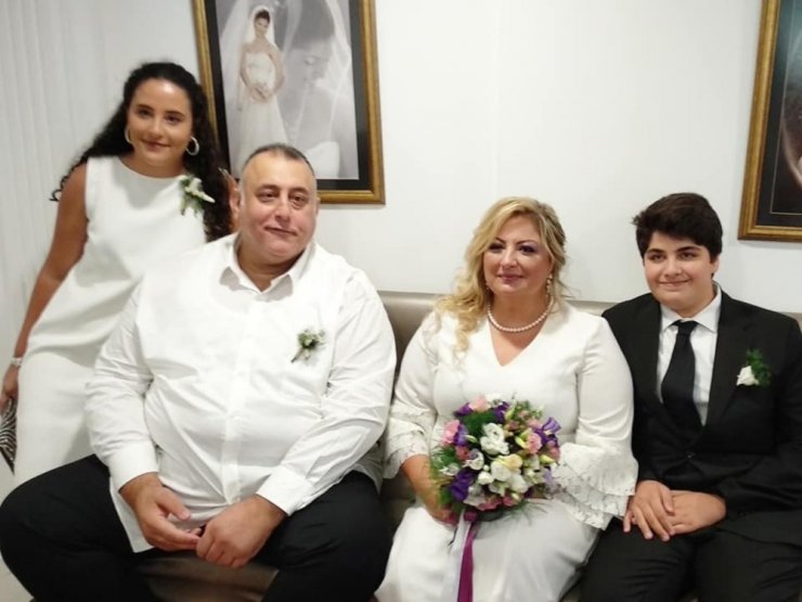 İzmir’in önemli isimlerini buluşturan nikah