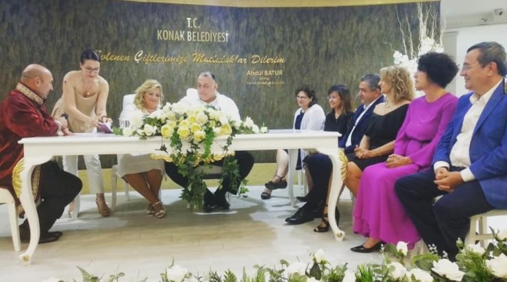 İzmir’in önemli isimlerini buluşturan nikah