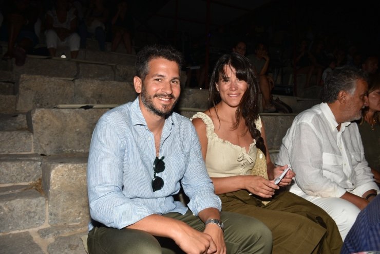 Zülfü Livaneli konserine ünlüler akın etti