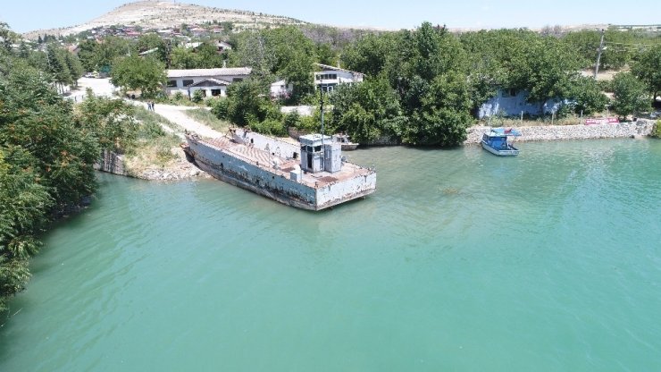Kıbrıs Barış Harekatı’nda görev almıştı, kaderine terk edilen o gemi turizme hizmet edecek