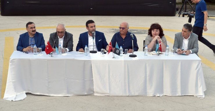 Beşiktaş’ta ’Açık Mikrofon’ buluşmaları başladı