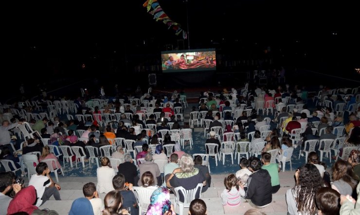 Açık hava sinema etkinlikleri 10 günde 10 bin kişi ile buluştu