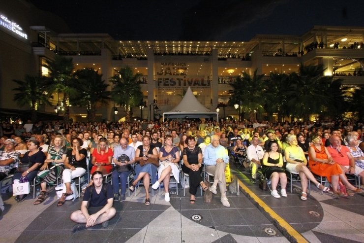 Binlerce İzmirlinin katıldığı caz festivali bu yıl 2-3-4 Ağustos’ta