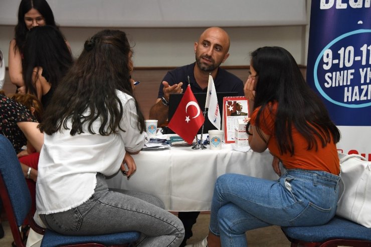 Mersin’de gençlere üniversite tercihinde belediye desteği