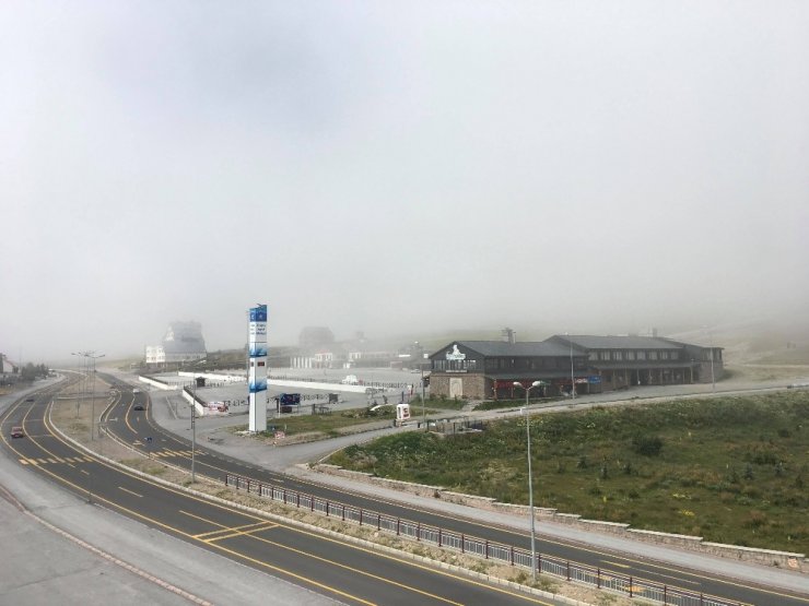 Erciyes’te yoğun sis etkili oldu
