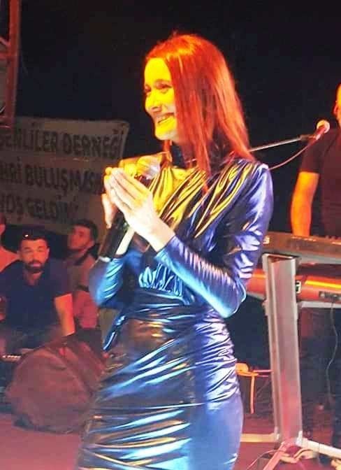 Sanatçı Elif Kaya memleketinde konser verdi