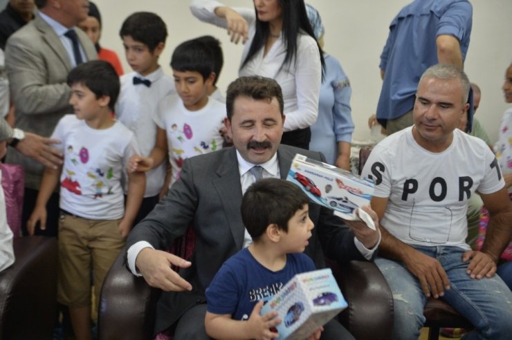 Ses sanatçısı Berdan Mardini, ’Musa Cihaner Çocuk Evleri’nde, koruma altındaki çocukları unutmadı