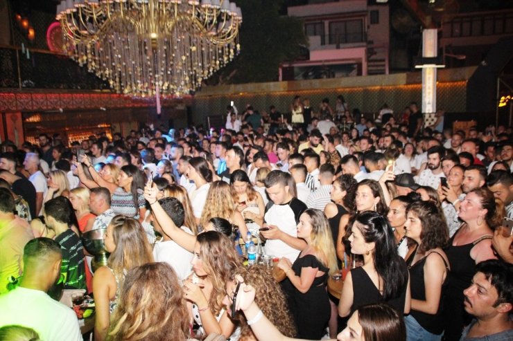 Demet söyledi Okan çaldı