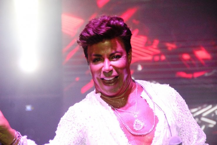 Fatih Ürek bayramın 1’inci günü tatilcileri coşturdu