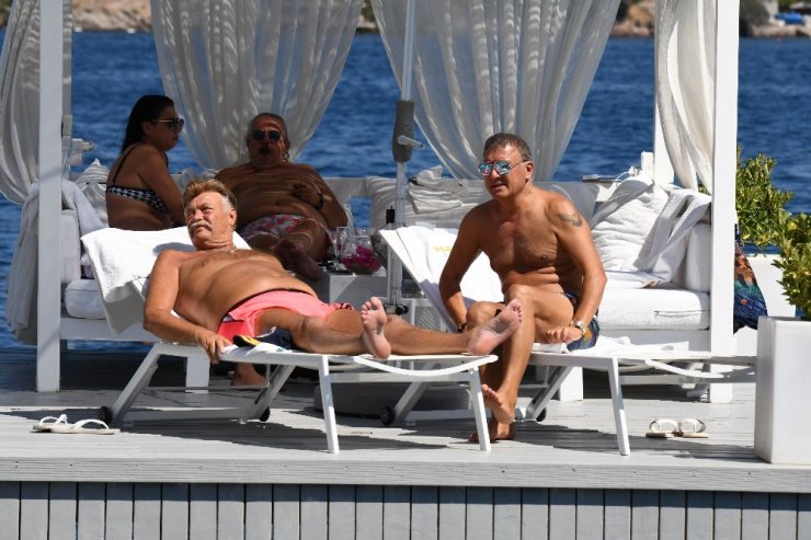 Nuri Alço Bodrum’da tatil yapıyor