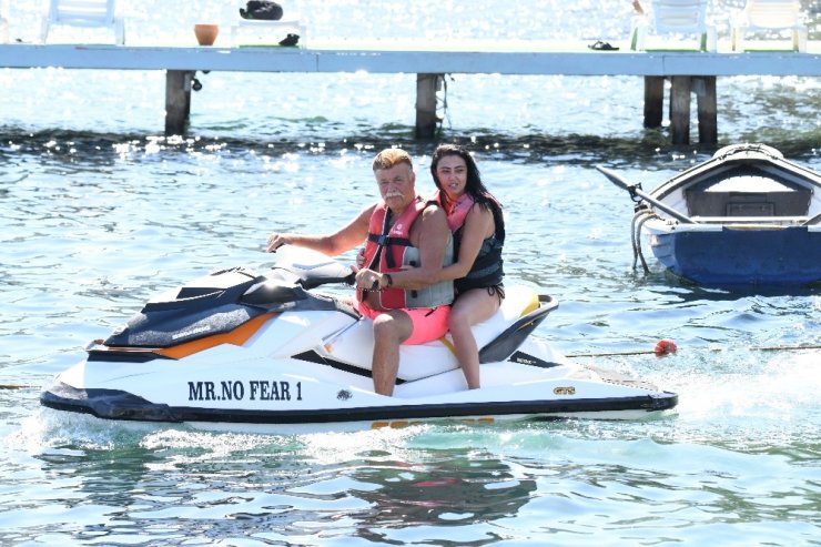 Nuri Alço Bodrum’da tatil yapıyor