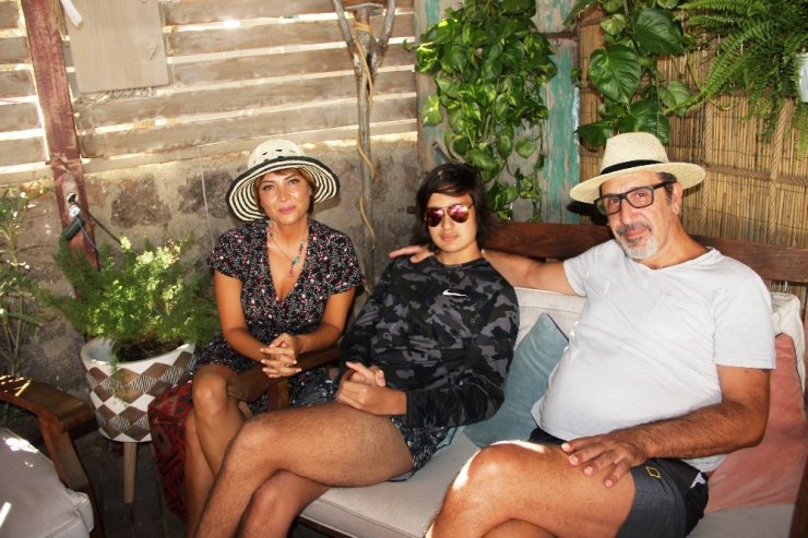 Cem Özer işletmeci oldu; Nejat’ı, Pınar Dura’ya emanet etti