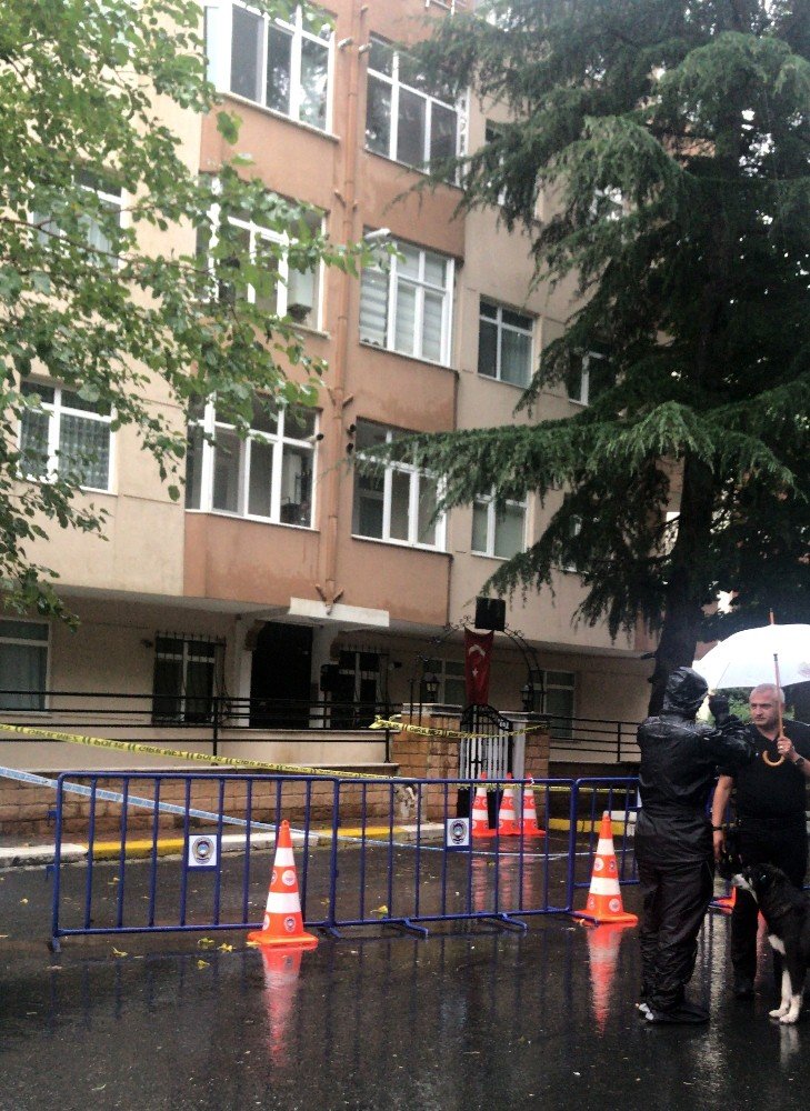 Sarıyer’de iki ana kolonu patlayan 6 katlı bina boşaltıldı