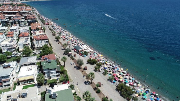 Yerli ve yabancı turistler Balıkesir sahillerinden vazgeçemiyor