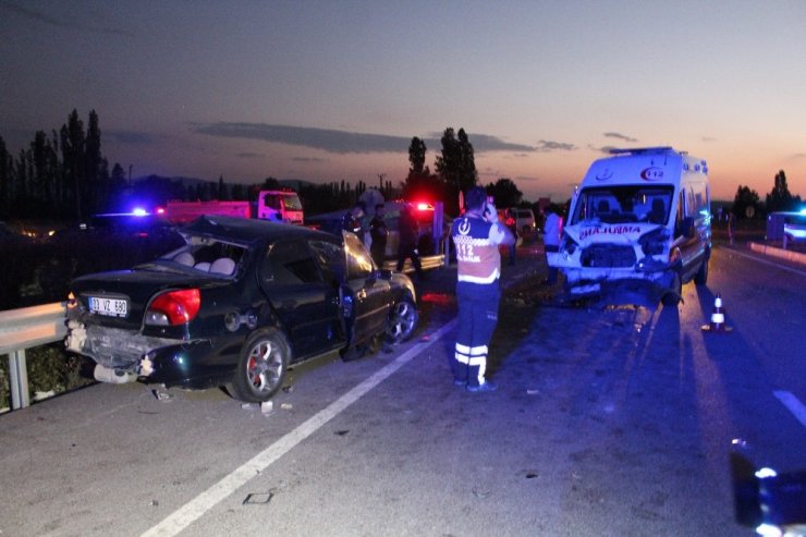 Kütahya’da zincirleme trafik kazası: 3 ölü, 4 yaralı