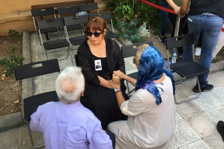 Sezen Aksu’nun baba acısı