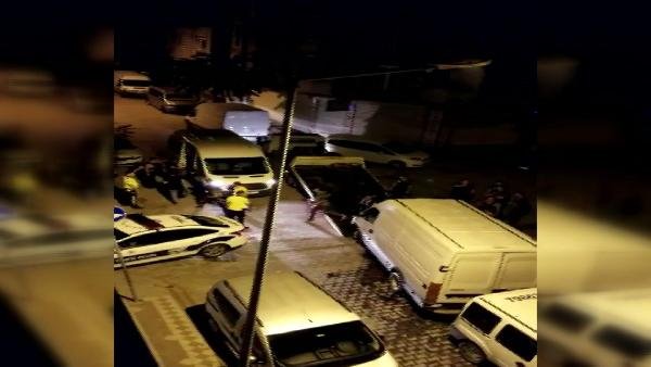 Sultangazi'de bekçilerden kaçarken kaza yapan minibüsten 45 kaçak göçmen çıktı