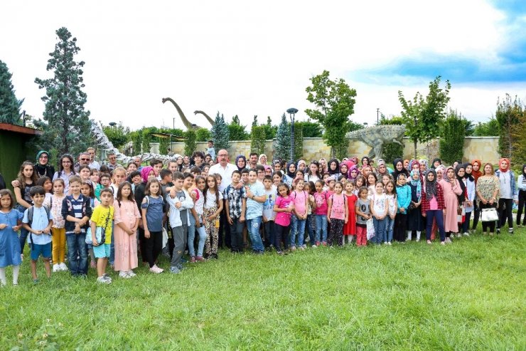 Meram Yaz Kursu öğrencileri Bilim Merkezi Ve 80 binde Devr-i Alem Parkını gezdiler