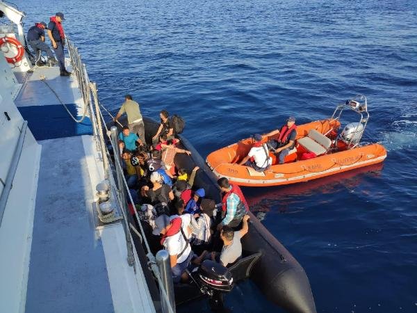 Didim'de 26 kaçak göçmen yakalandı