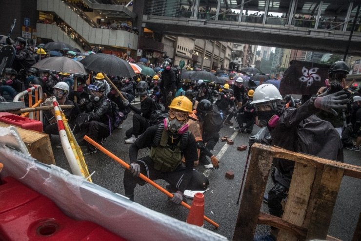 Hong Kong’da olaylı protesto: 36 gözaltı