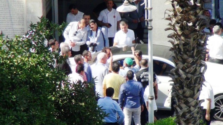 Tatlıses’e memleketinde sevgi seli