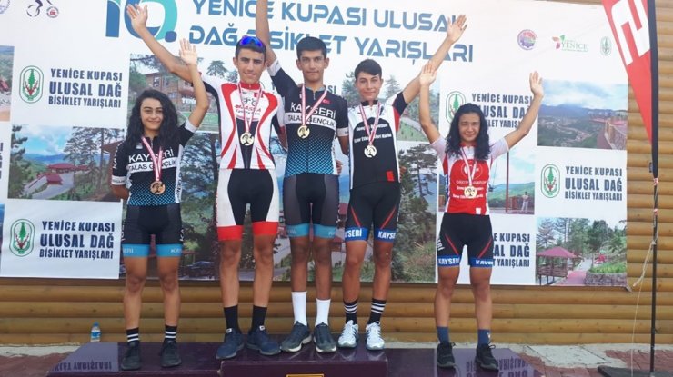 Kayserili bisikletçiler Karabük’ten 5 madalya ile döndü