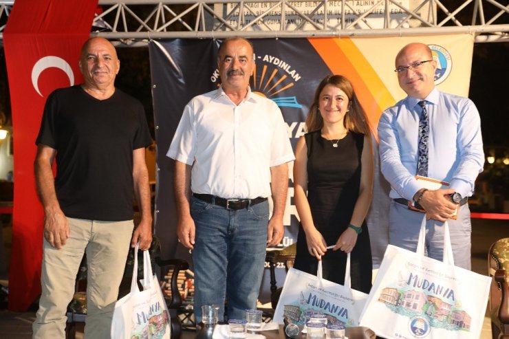 Zeynep Casalini Kumyakalı kadınlarla mutfakta