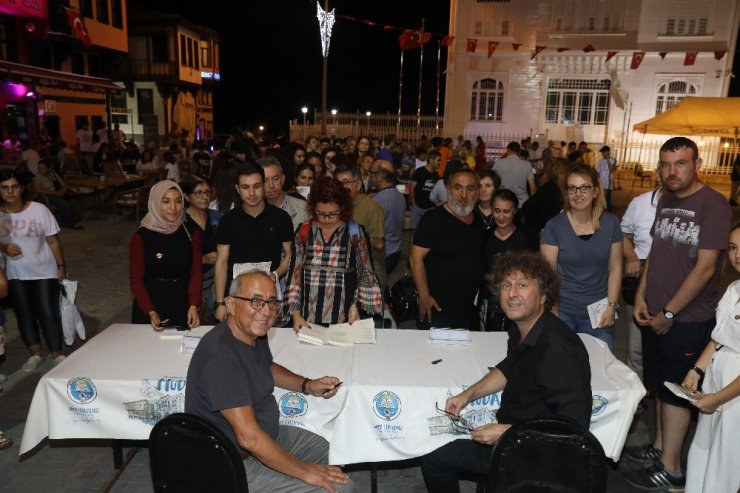 Zeynep Casalini Kumyakalı kadınlarla mutfakta