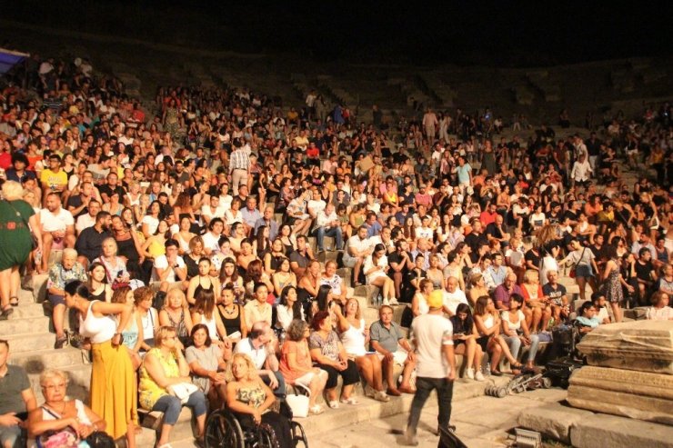 Haluk Levent’ten hayranlarına: “Çektiğiniz fotoğrafların beni sevmenizle bir alakası yok”