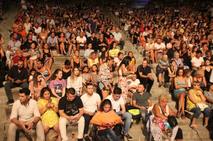 Haluk Levent’ten hayranlarına: “Çektiğiniz fotoğrafların beni sevmenizle bir alakası yok”