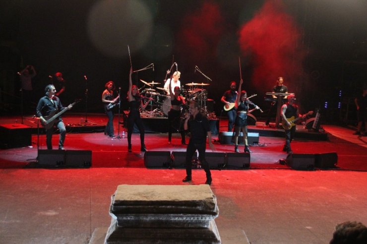 Haluk Levent’ten hayranlarına: “Çektiğiniz fotoğrafların beni sevmenizle bir alakası yok”