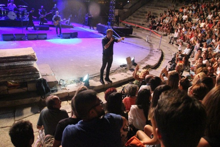 Haluk Levent’ten hayranlarına: “Çektiğiniz fotoğrafların beni sevmenizle bir alakası yok”