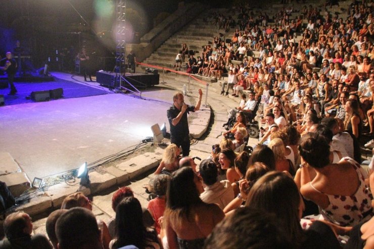 Haluk Levent’ten hayranlarına: “Çektiğiniz fotoğrafların beni sevmenizle bir alakası yok”