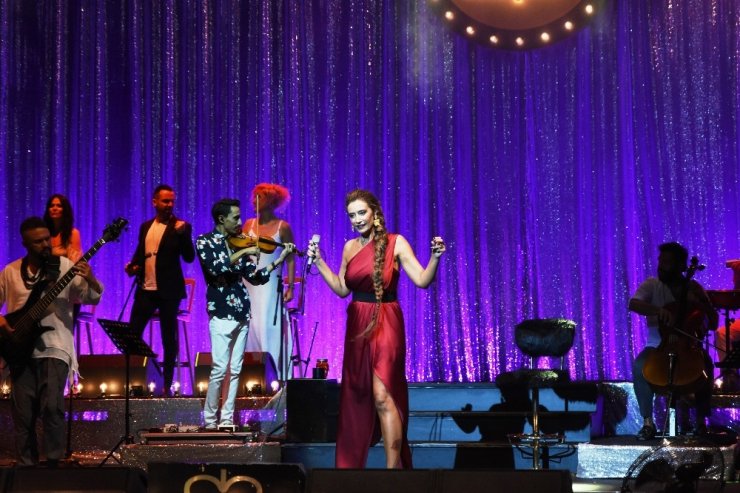 Sıla, Emine Bulut için söyledi