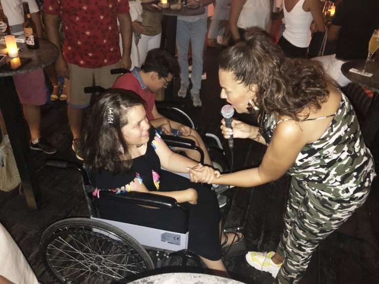 Yeşim Salkım’dan alkışlanacak hareket