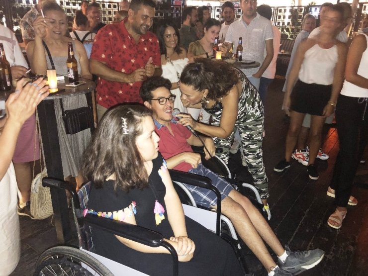 Yeşim Salkım’dan alkışlanacak hareket