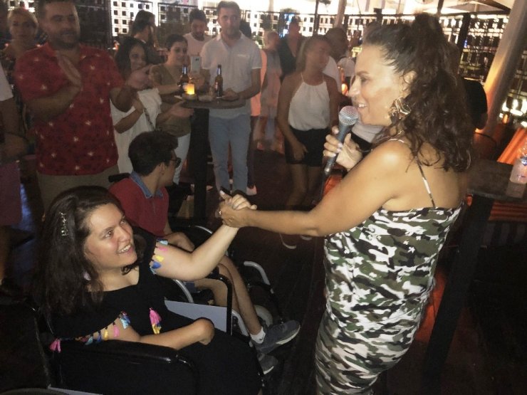 Yeşim Salkım’dan alkışlanacak hareket