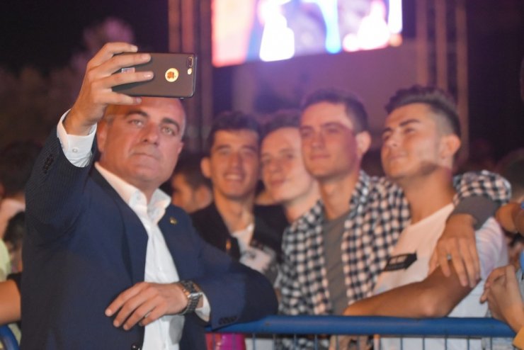 Festival finaline Ziynet Sali damga vurdu