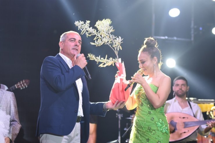 Festival finaline Ziynet Sali damga vurdu