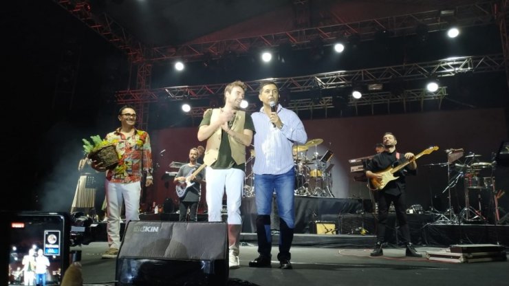 22. Altın Güvercin’de meydan konserleri başladı