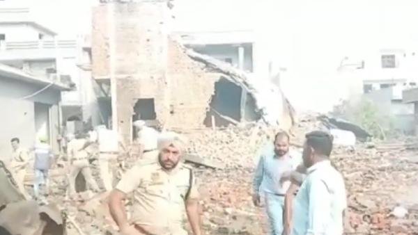 Hindistan’da havai fişek fabrikasında patlama: 17 ölü