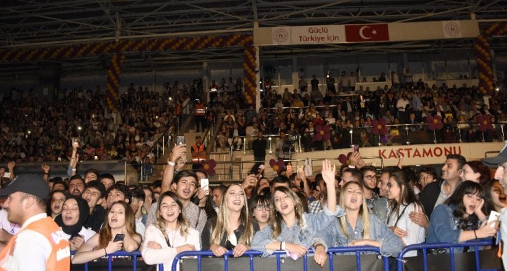 Ziynet Sali, Kastamonuluları düğününe davet etti