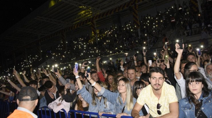 Ziynet Sali, Kastamonuluları düğününe davet etti