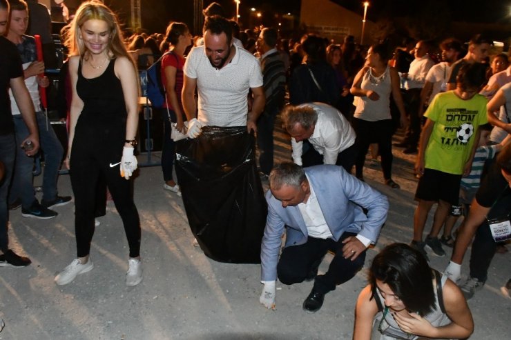 Haluk Levent’ten konser sonrası temizlik