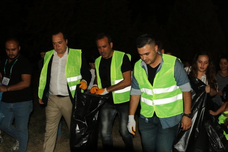 Haluk Levent’ten konser sonrası temizlik