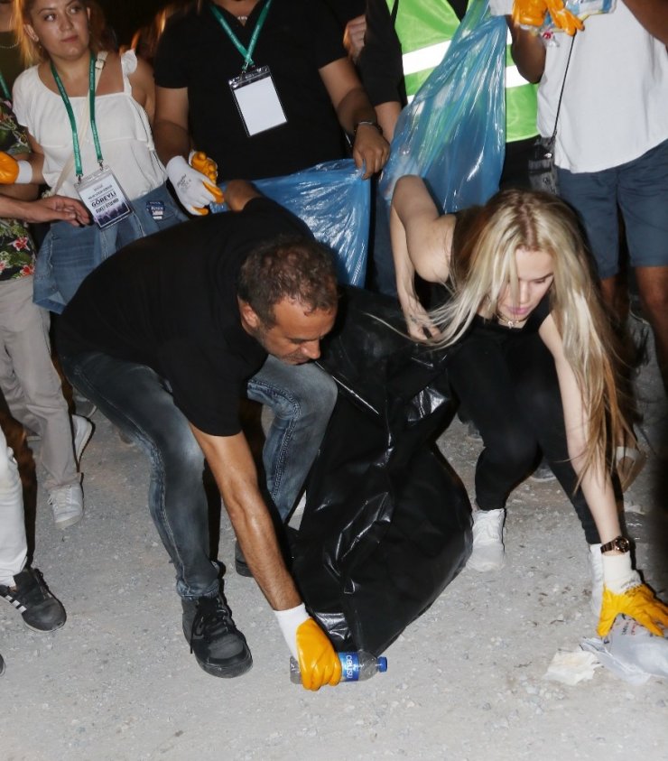 Haluk Levent’ten konser sonrası temizlik