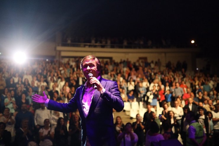 Erol Evgin, Sapanca sahnesinde